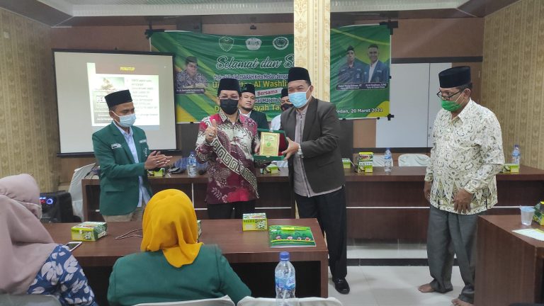 Diskusi Ilmiah Sekjen MUI dan UNIVA Medan
