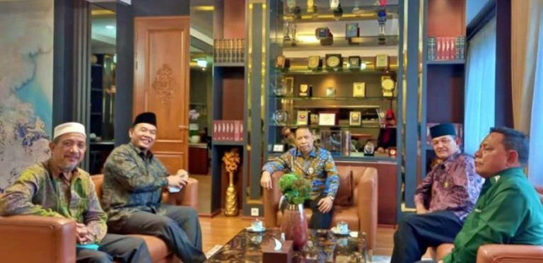 KUNJUNGAN REKTOR UNIVERSITAS AL WASHLIYAH MEDAN KE UNIVERSITAS MUHAMMADIYAH SUMATERA UTARA
